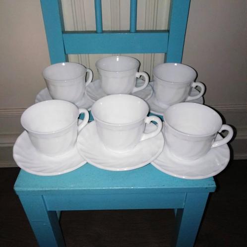 Arcopal Opaline Swirl kop en schotels set van 6 stuks, Huis en Inrichting, Keuken | Servies, Gebruikt, Kop(pen) en/of Schotel(s)