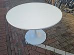 Witte ronde tafel - Tulip stijl merk Ikea model Dovksta, Huis en Inrichting, Tafels | Eettafels, Ophalen, Gebruikt, Rond, Vier personen