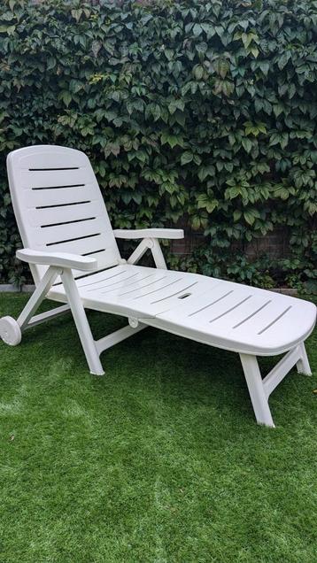 Tuin ligstoel ligbed kunststof  beschikbaar voor biedingen