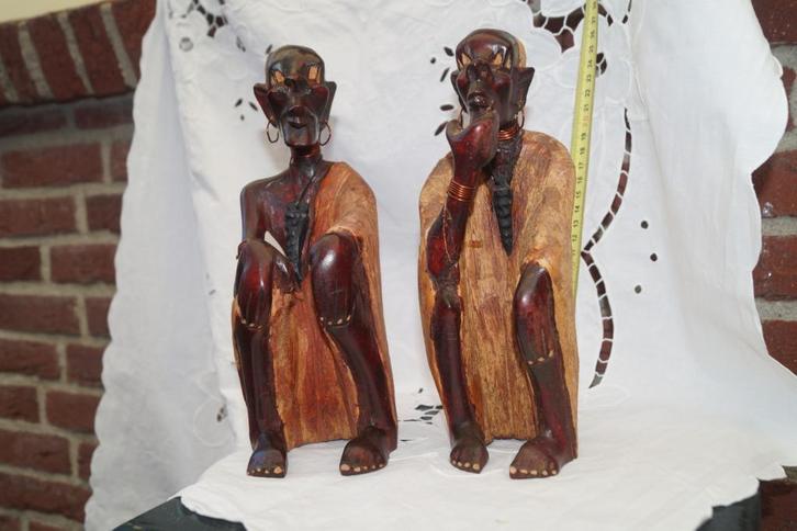 beeld hout uit Kenia "medicijnman" "opperhoofd" met de hand, Antiek en Kunst, Kunst | Beelden en Houtsnijwerken, Ophalen of Verzenden