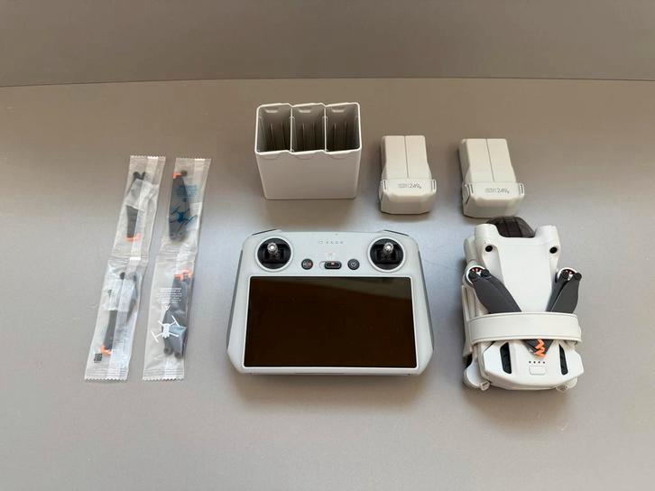DJI Mini 3 Pro Fly More Kit - Zo goed als nieuw!, Audio, Tv en Foto, Drones, Zo goed als nieuw, Drone met camera, Ophalen of Verzenden