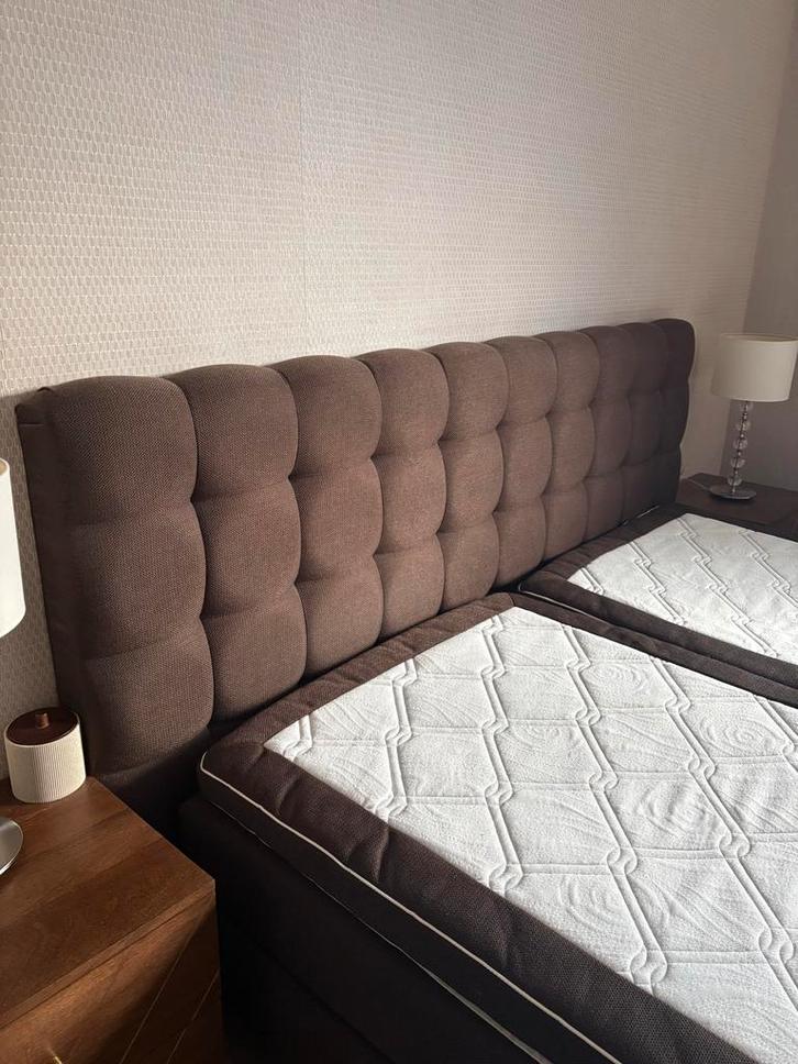 Elektrisch verstelbaar bed 180x200, Huis en Inrichting, Slaapkamer | Bedden, Gebruikt, Tweepersoons, 180 cm, 200 cm, Stof, Bruin