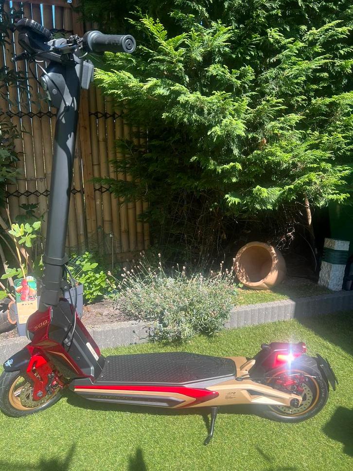 Elecktrische step, Fietsen en Brommers, Steps, Zo goed als nieuw, Gewone step, Ophalen of Verzenden