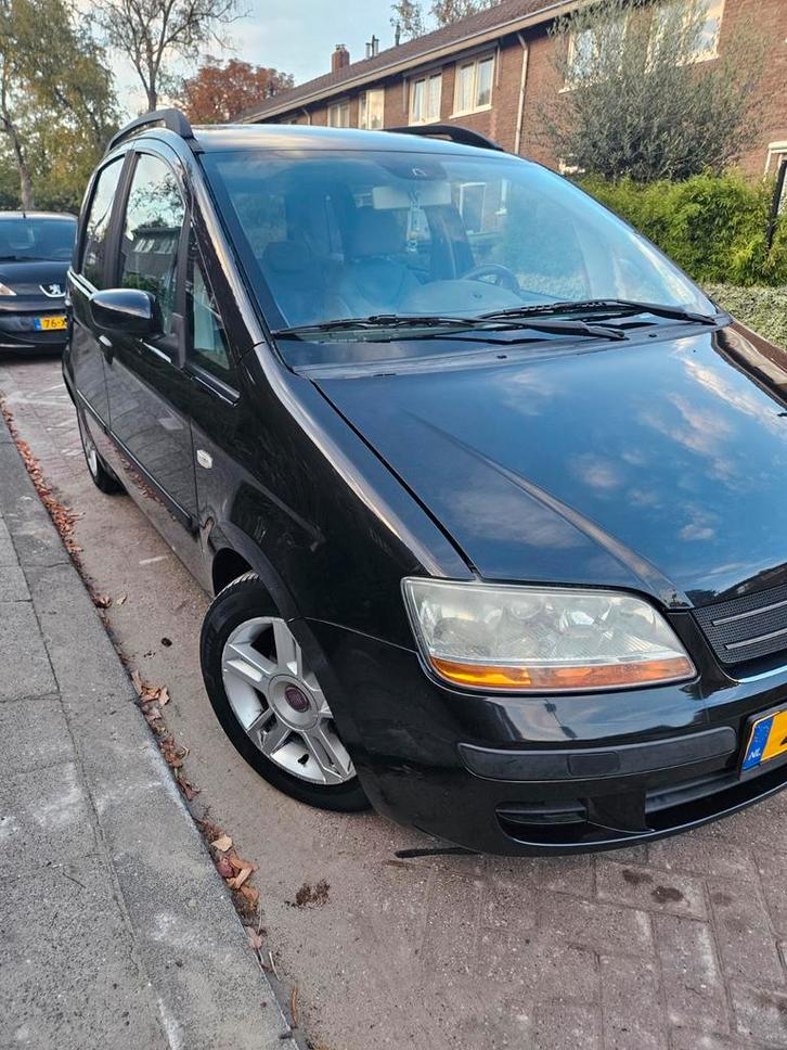 Fiat Idea 1.4 16V 2004 Zwart, Auto's, Fiat, Particulier, Idea, Achteruitrijcamera, Benzine, Euro 3, C, MPV, Handgeschakeld, Origineel Nederlands