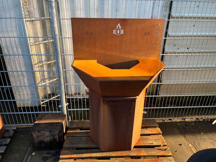 Barbecue vuurkorf vuurplaats, Tuin en Terras, Houtskoolbarbecues, Nieuw, Ophalen