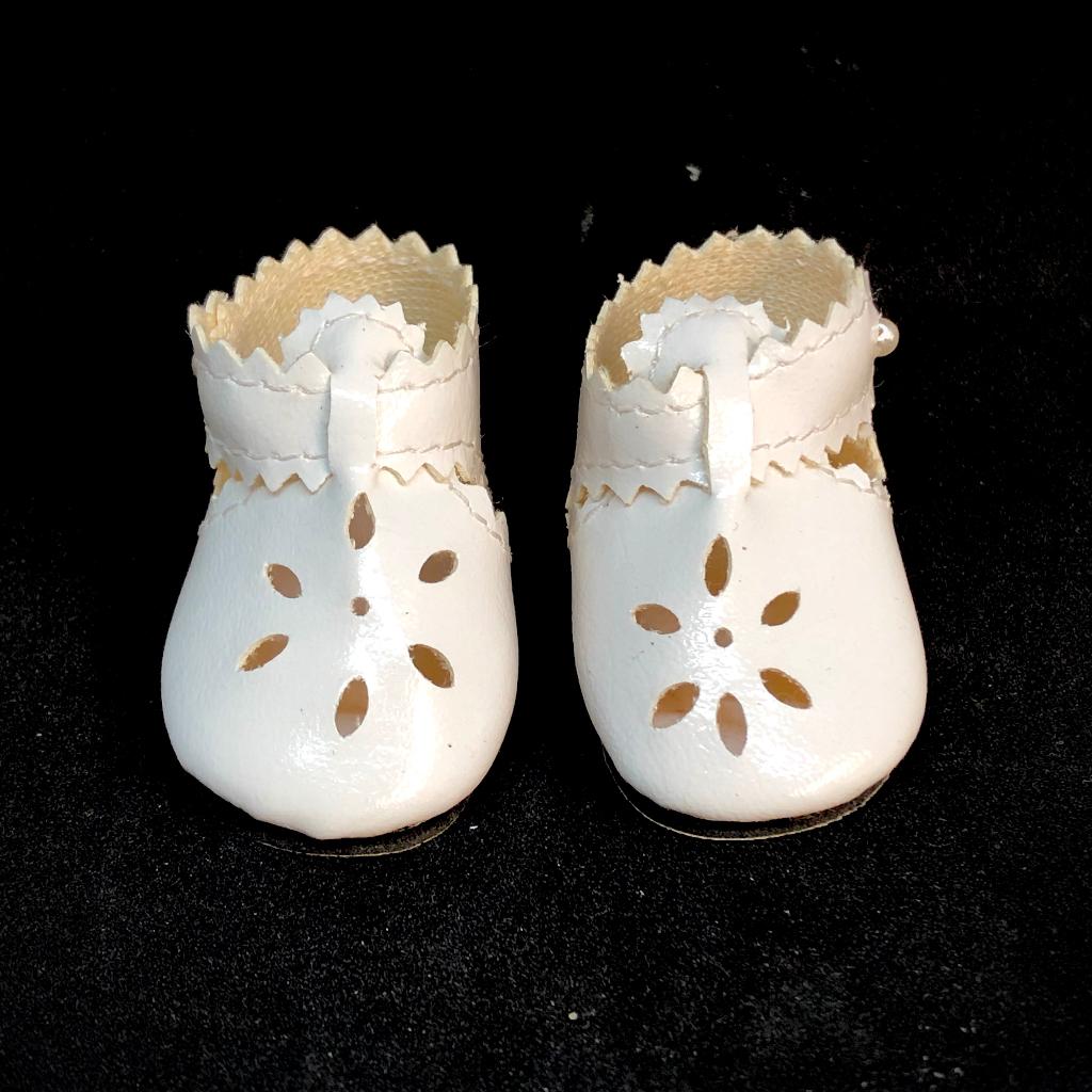 Poppenschoentjes met een binnenmaat van 4 x 2 cm., Verzenden, Fabrikant onbekend, Fabrikant onbekend, Nieuw