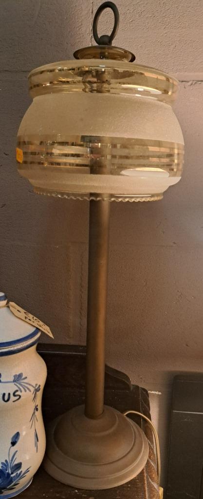 Antieke staande lamp messing voet en glazen kap echt antiek, Antiek en Kunst, Antiek | Lampen, Ophalen