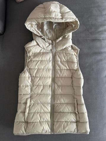 Only bodywarmer xs beige beschikbaar voor biedingen