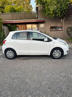 Toyota Yaris 1.3 16V Vvt-i 5DR MMT 2009 Wit, Auto's, 750 kg, 4 cilinders, 100 pk, Wit