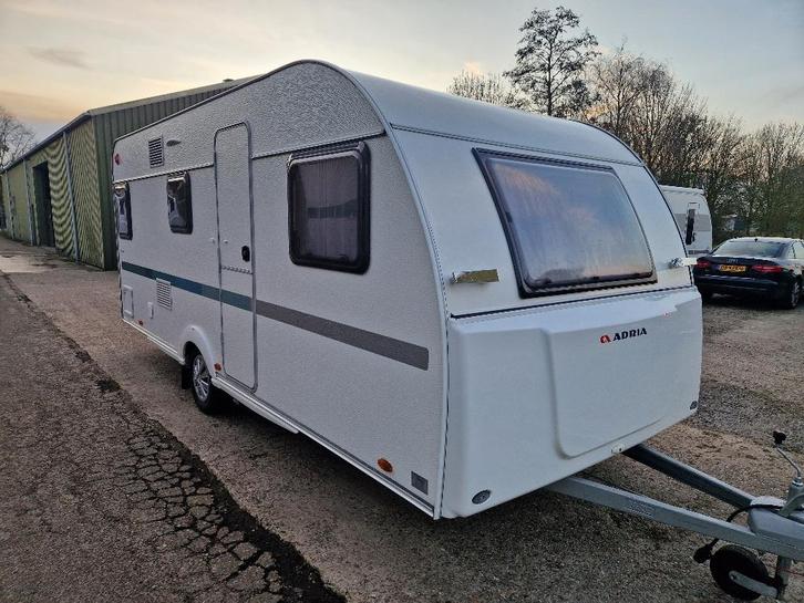 Adria Aviva 522 PT, 6 Ps. MOVER Stapelbed Voortent 23950,- !, Caravans en Kamperen, Caravans, Bedrijf, tot en met 6, 1000 - 1250 kg