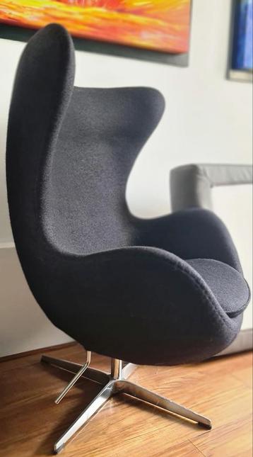 Arne Jacobsen ei stoel (replica) - nauwelijks gebruikt beschikbaar voor biedingen