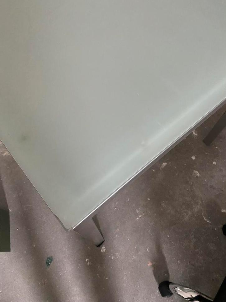 Glazen tafel met stalen poten - 150x80cm, Huis en Inrichting, Tafels | Eettafels, Gebruikt, 150 tot 200 cm, 50 tot 100 cm, Vier personen