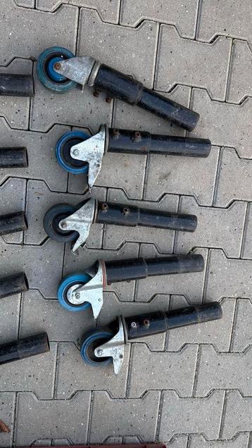 Set van 10 zware wielen beschikbaar voor biedingen