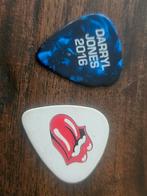 2x officiele gitaarplectrum Rolling Stones Darryl Jones 2016, Ophalen of Verzenden, Gebruikt, Elektrische gitaar