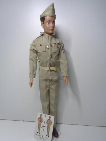 Oude Ken met donker haar.....Barbie ( Fotonr P112)   beschikbaar voor biedingen