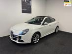 Alfa Romeo Giulietta 1.4 T Distinctive, Voorwielaandrijving, Gebruikt, Zwart, 4 cilinders