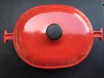 Le Creuset - Enzo Mari : rode ovale cocotte, Kookpan of Snelkookpan, Gebruikt, Gietijzer, Ophalen of Verzenden