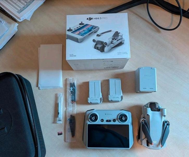 DJI Mini 3 Pro + Smart Controller + Extra Batterijen + meer., Audio, Tv en Foto, Drones, Zo goed als nieuw, Drone met camera, Ophalen of Verzenden