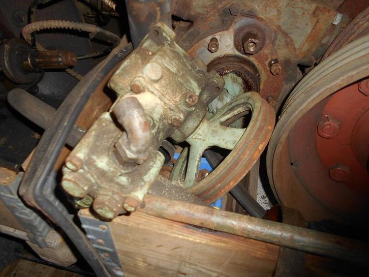 Luchtpomp compressor Daf YA 314, YA 324 en YA 328, Verzamelen, Militaria | Algemeen, Landmacht, Embleem of Badge, Nederland, Ophalen