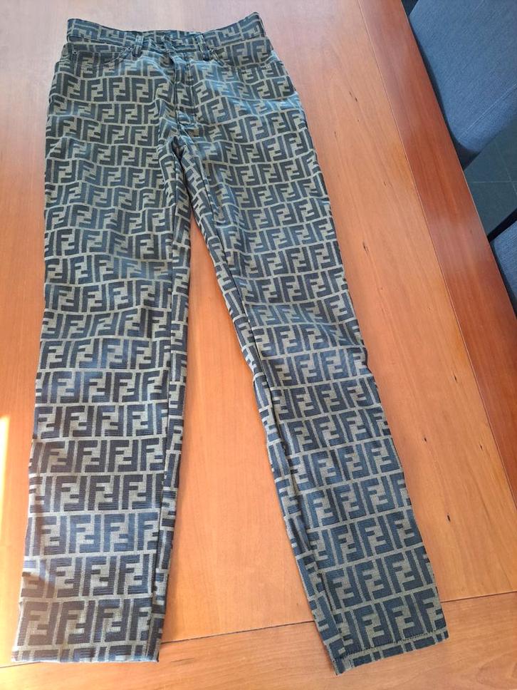 Fendi Broek met Logo Print maat M, Kleding | Dames, Broeken en Pantalons, Zo goed als nieuw, Maat 38/40 (M), Bruin, Lang, Ophalen of Verzenden