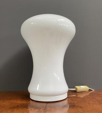 70 jaren De bekende paddenstoel tafel lamp van Ivan Jakes beschikbaar voor biedingen