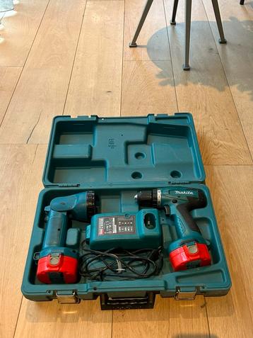Makita 14,4 V Boor-/schroefmachine + zalklamp (defecte accu) beschikbaar voor biedingen