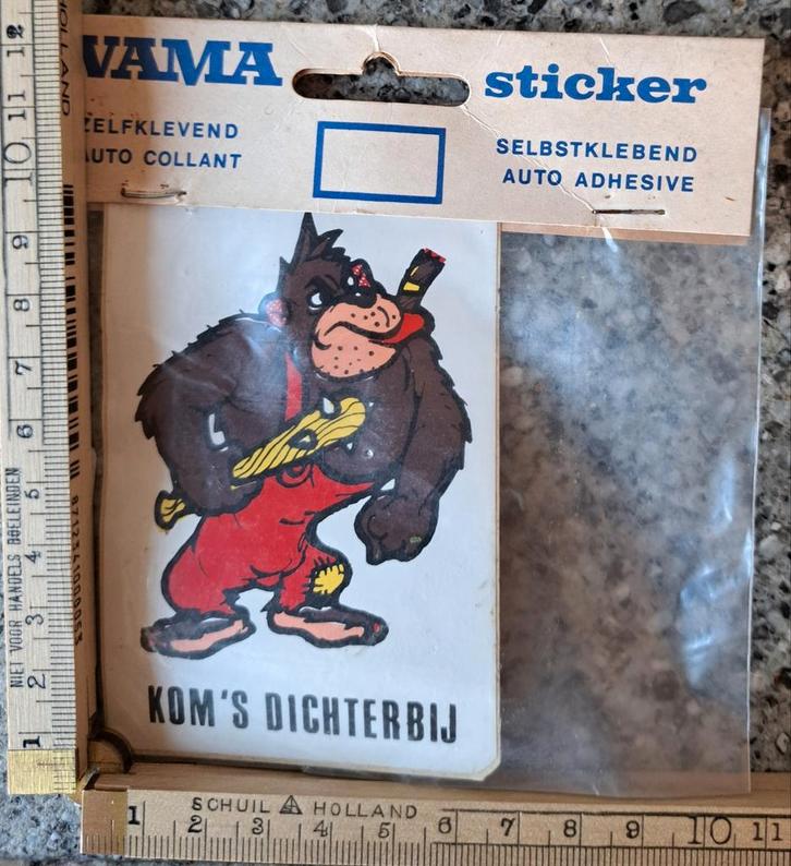 Vintage sticker strip kom's dichterbij aap bruut knots, Verzamelen, Stickers, Zo goed als nieuw, Overige typen, Ophalen of Verzenden