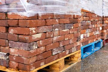 Antieke metselstenen donker rood ca 22x5.5 40M2 mooie nuance beschikbaar voor biedingen