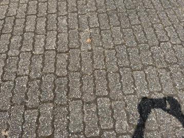 Betonklinkers voor oprit beschikbaar voor biedingen
