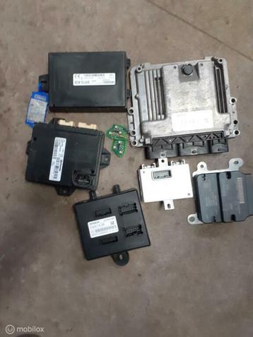 Computer inspuit Renault Trafic 284b12763r  237106626r beschikbaar voor biedingen