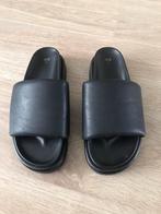 H&M slippers maat 39 zwart, Slippers, H&M, Zwart, Verzenden