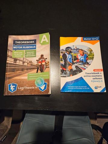 2 boeken motor theorie examen beschikbaar voor biedingen