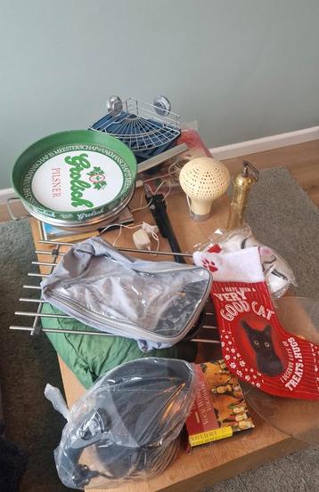Doos met van alles beschikbaar voor biedingen