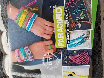 Macrame/knoop boek beschikbaar voor biedingen