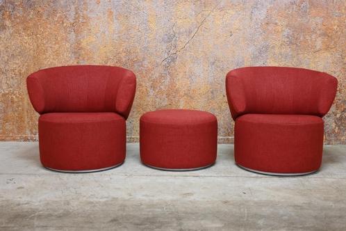 ZGAN 2 rode Rolf Benz 684 design draaifauteuils met poef, Huis en Inrichting, Fauteuils, Zo goed als nieuw, Metaal, Stof, 50 tot 75 cm