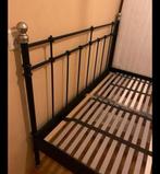 IKEA 2-persoonsbed zwart met lattenbodems, Zwart, Tweepersoons, Zo goed als nieuw, 200 cm
