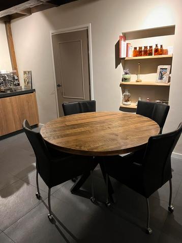 Ronde masieve tafel mango hout beschikbaar voor biedingen