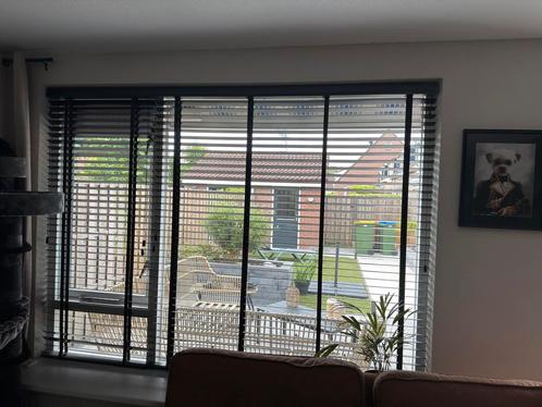 Zwarte jaloezieën, Huis en Inrichting, Stoffering | Gordijnen en Lamellen, Zo goed als nieuw, Ophalen