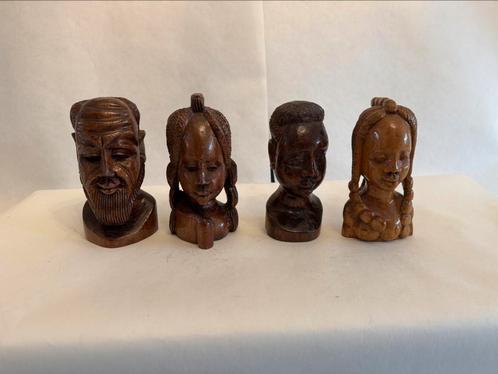 Set 4 fraaie afrikaanse beelden (gezin) gesigneerd, Antiek en Kunst, Kunst | Beelden en Houtsnijwerken, Ophalen of Verzenden