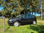Volkswagen Polo 2002 Zwart, Auto's, Voorwielaandrijving, 74 pk, 4 cilinders, Zwart