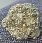 Grote Pyriet cluster edelstenen verzameling mineralen, Verzamelen, Mineralen en Fossielen, Ophalen of Verzenden