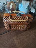 Erg leuk Brocante bruin gelakt rotan opberg koffertje, Ophalen of Verzenden