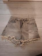 Grijze denim short van H&M Divided, Kleding | Dames, Spijkerbroeken en Jeans, H&M Divided, Ophalen of Verzenden, Zo goed als nieuw