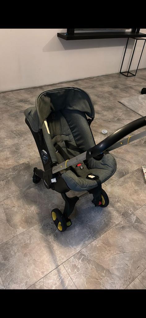 Doona+  met isofixbase, Kinderen en Baby's, Autostoeltjes, Overige merken, 0 t/m 13 kg, Autogordel, Ophalen of Verzenden