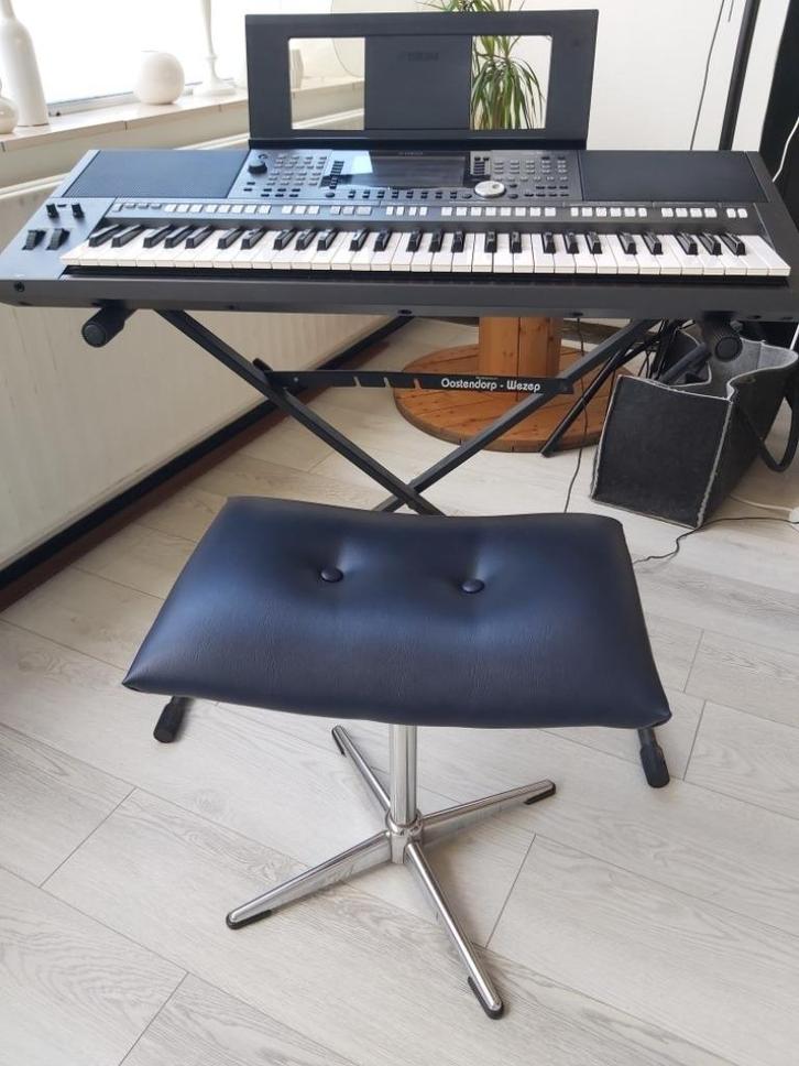 Yamaha psr-S970, Muziek en Instrumenten, Keyboards, Zo goed als nieuw, 61 toetsen, Yamaha, Aanslaggevoelig, Met standaard, Ophalen