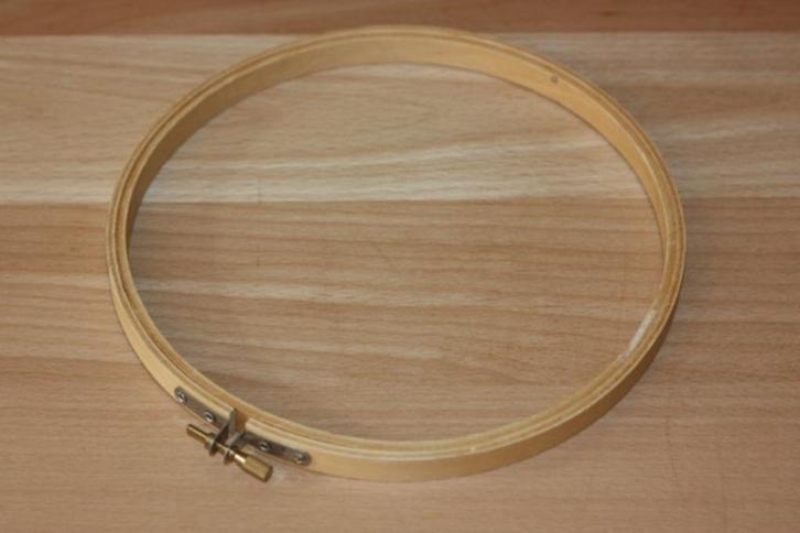borduurring  18.5 cm  1731, Hobby en Vrije tijd, Borduren en Borduurmachines, Zo goed als nieuw, Overige typen, Handborduren, Ophalen of Verzenden