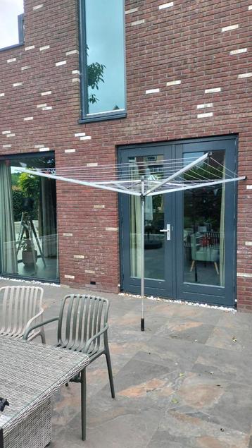Brabantia Droogmolen, met een kleine deuk, voor woensdag beschikbaar voor biedingen