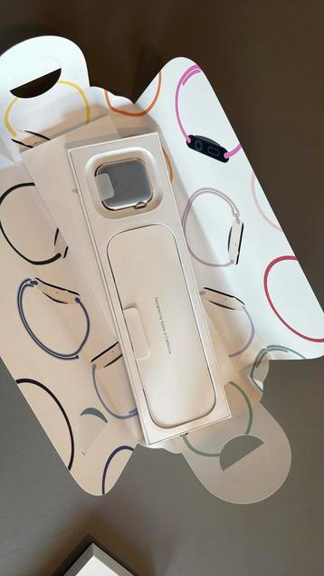 Nieuwe Apple Watch SE 3 GPS sterrenlicht starlight 40mm beschikbaar voor biedingen