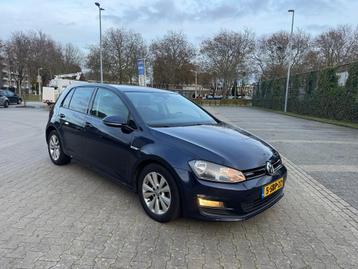 Volkswagen Golf 1.6 TDI Highline BlueMotion beschikbaar voor biedingen
