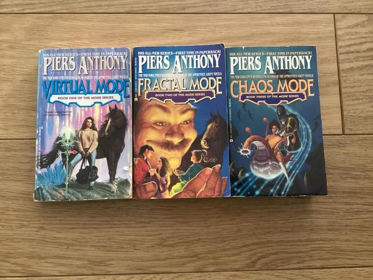 Mode series (Piers Anthony) - book one + two + three, Boeken, Fantasy, Gelezen, Ophalen of Verzenden
